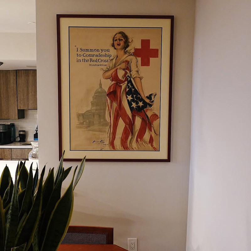 ModernMemoryArt's tweet image. This isn’t just a frame—it’s a memory box.#FrameShop #CustomFraming #interiorDesign #Art Visit Our New JErsey Picture frasme shop or online shop ModernMemoryDesign.com