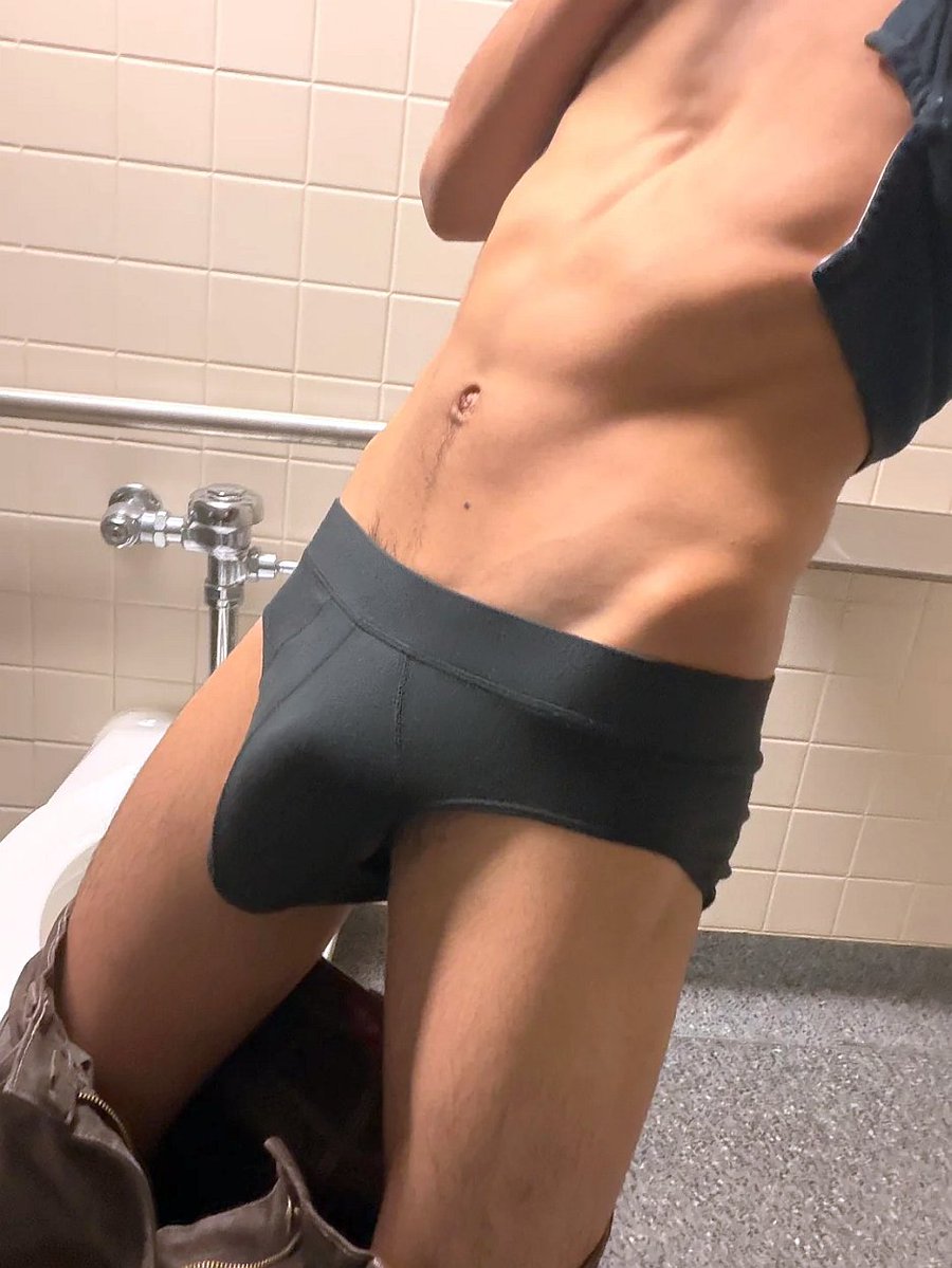 Another Bulge Lover tweet media
