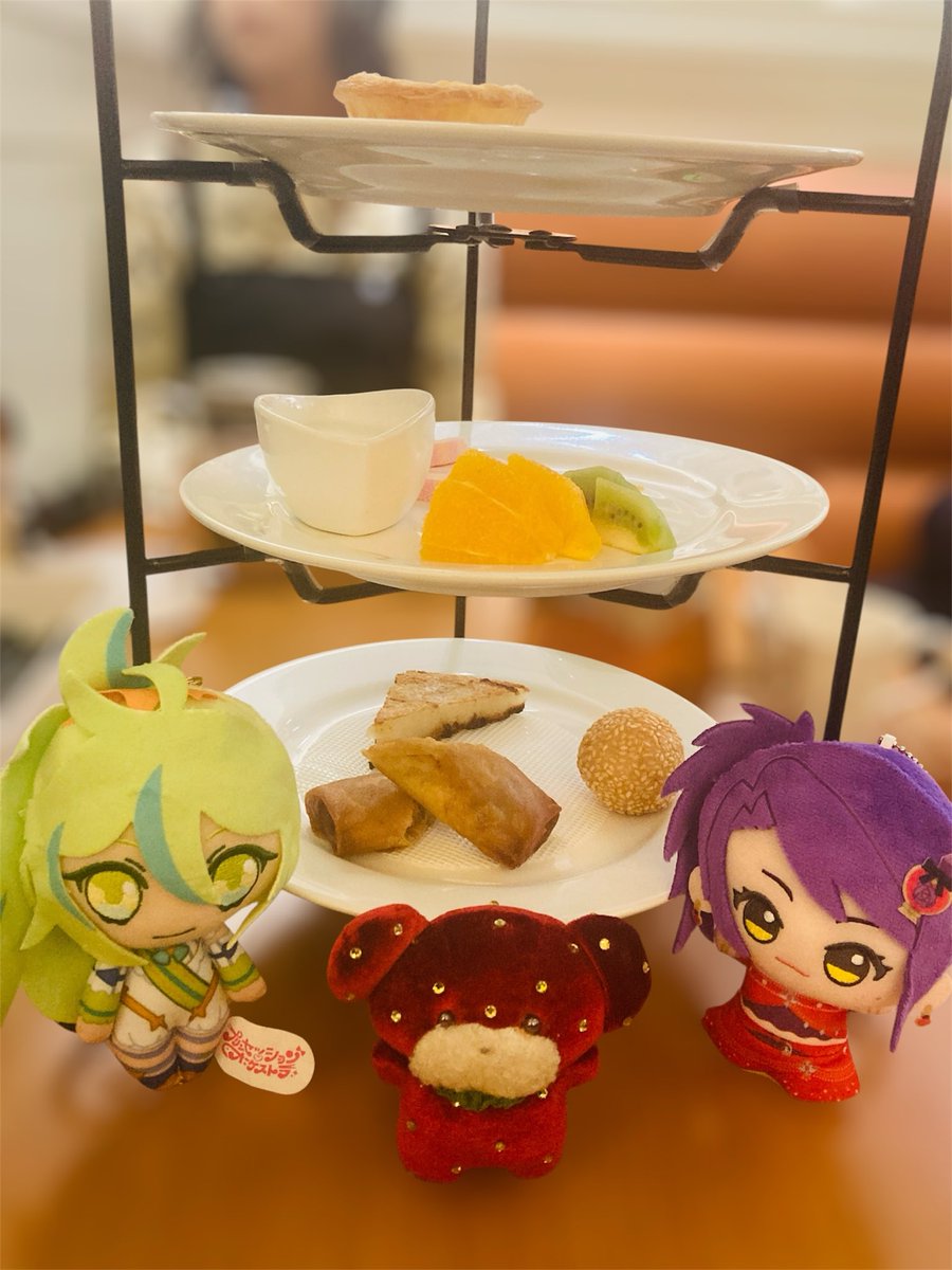 picola_512's tweet photo. 忙しい〜と言いつつこれ行かなきゃ年度越せないでしょ！！ってことで今年も行ってきました #321live
今年は初めて友達と一緒に！！楽しかった〜！
誕プレでスンスンのぬいポーチもろたので早速チカチカ堂の部屋に🎶
おやつに飲茶のヌン茶的なのも食べた〜 https://t.co/2wfHaZb1Hm