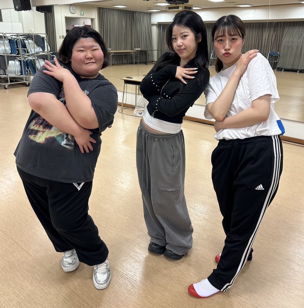 ktm___88's tweet photo. 🌸よしもと放課後クラブ エンタメスプリングキャンプ「K-POPダンスワークショップ」🌸
本日の講師は #gpSTUDIO から #Juri 先生でした🎀
いい運動だった!!参加してくれたみんなもとっても上手でした!💃
ありがとうございました🌟🌟🌟 https://t.co/exRCAbZLch
