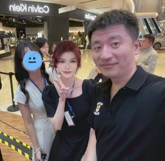 911 Gossip - 丽丽 tweet media