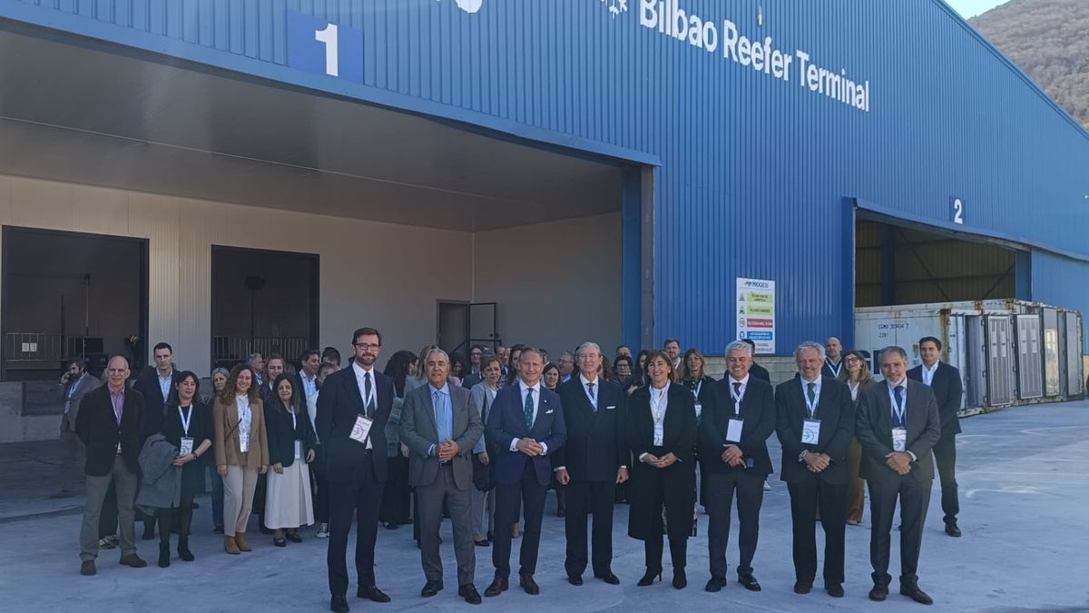 WorldCargoNews's tweet image. ❄️ Progeco has opened a new cold storage warehouse for frozen goods in the ZAD-3 area of the Port of #Bilbao: tinyurl.com/mvbs37p4 
@BilbaoPort 
#ColdStorage #ColdChain #Ports #Logistics #WorldCargoNews