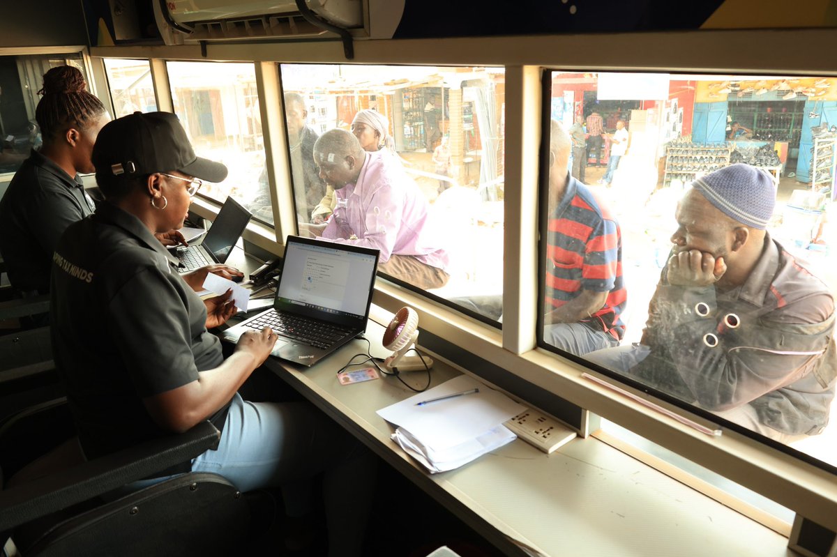 Seashore256's tweet image. .@URAuganda appreciated the shop owners for having tax identification numbers which enables them contribute taxes to government.

The chairperson of the Business Community in Namayingo, Ouma Godfrey thanked the current .....
#DevelopingUgandaTogether
#TujengeUganda #FfeBanno
