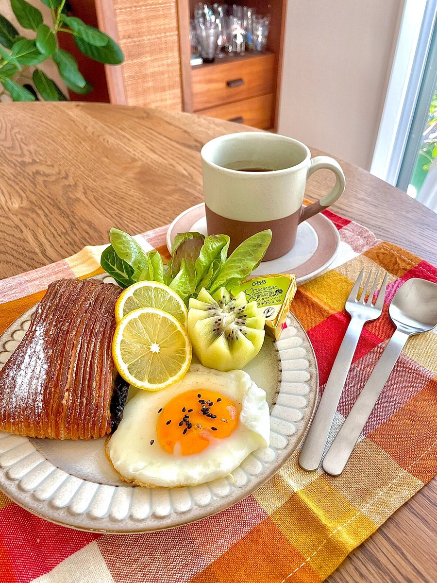 Tan BW William tweet media