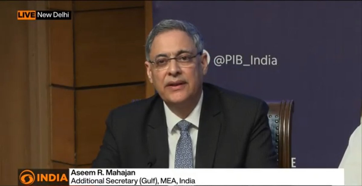 DDIndialive's tweet photo. @MEAIndia continues close monitoring of the Gulf. Indian missions are assisting citizens, facilitating flights & early repatriation from UAE, Oman, Saudi Arabia, Kuwait, Bahrain, Israel & Iran. Safety of Indians remains the top priority.
#IndianAbroad #GulfUpdates #MEAIndia #IndiaSafety #Repatriation #TravelAssistance