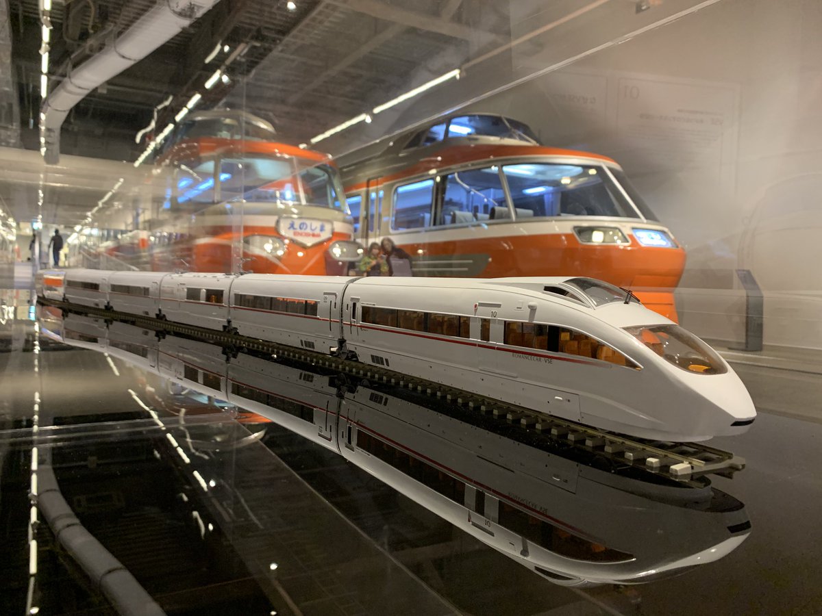 コデぴー tweet media