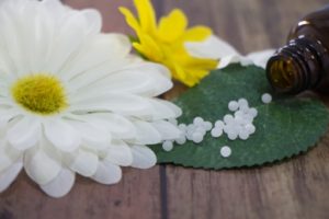 tendon77's tweet photo. 『Investigating Homeopathy』パイロット版の予告編映像では、ホメオパシーへの信念や実践を理由に迫害や職業上の困難に直面した施術者たちの物語が紹介されています。
https://t.co/NvaU97XXz5

YouTube動画では、自動生成の字幕を付けることができます。
画面下部の歯車マークをクリック、「字幕」「英語（自動生成）」をクリックすると、「自動翻訳」が出てきて、他の言語を選択できます。下の方にある「日本語」を選択してください。

このクリップは、ホメオパシーの人間的な側面――弱者の物語、代替療法を探求する勇気、そして自然療法や統合医療をめぐる継続的な議論――に焦点を当てています。

『Investigating Homeopathy』は、世界中のホメオパシーの科学、論争、そして文化的な影響を探求する全10回のドキュメンタリーシリーズです。
科学者、施術者、支持者へのインタビューを通じて、選択の力、ホメオパシーの科学的根拠、そしてこの200年の歴史を持つ医療体系を形作ってきた物語を検証します。

この予告編で、パイロット版がホメオパシーの歴史、論争、そして成功への魅力的な旅の幕開けとなる様子をご覧ください。

シリーズの詳しい情報やプロジェクトへのご支援はこちらをご覧ください。
https://t.co/BAnBXxZgFn