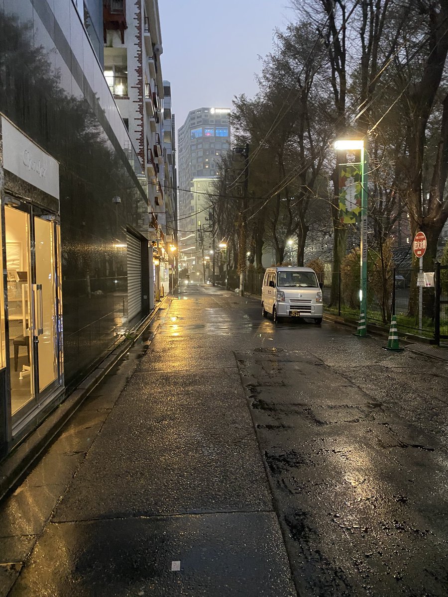 aLec robBins tweet media