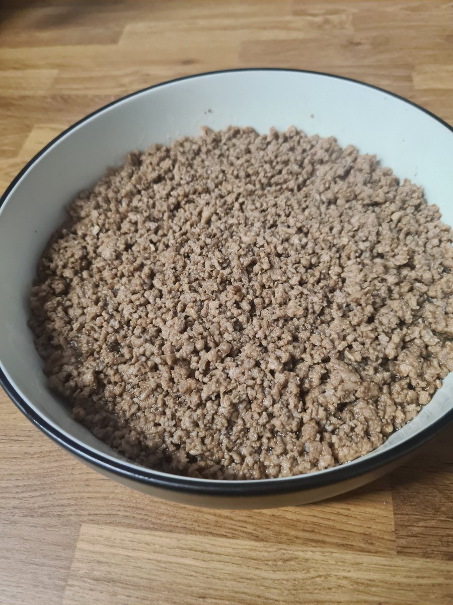 I cooked 25% high fat mince last night and I've left it sitting in its own fat for my tea tonight so I can eat the fat once its in a solid form rather than it being liquefied see how it tastes tonight