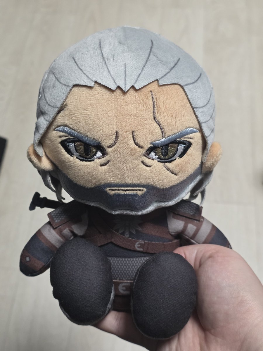 Witcher3_danmi's tweet photo. 저희 집에 새로운 게롤트가 입주했습니다 https://t.co/w3lmC4BQYS