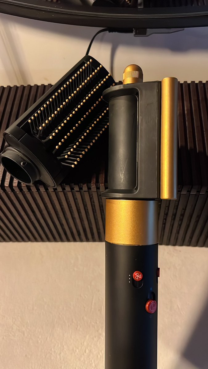 Ebru Umar tweet media