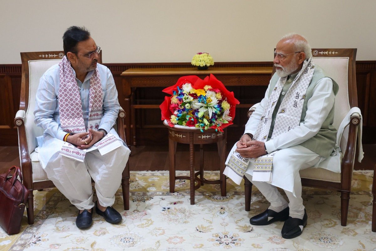 आज नई दिल्ली में आदरणीय प्रधानमंत्री श्री <a href="/narendramodi/">Narendra Modi</a> जी से भेंट कर राजस्थान के सर्वांगीण विकास एवं जन-कल्याणकारी योजनाओं के संबंध में उनका बहुमूल्य मार्गदर्शन प्राप्त किया। उनकी दूरदर्शी सोच और स्पष्ट दिशा-निर्देश हमें एक समृद्ध राजस्थान के निर्माण की राह दिखाते हैं।

माननीय