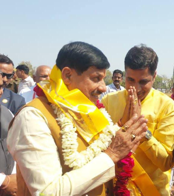 मध्यप्रदेश के यशस्वी मुख्यमंत्री श्री <a href="/DrMohanYadav51/">Dr Mohan Yadav</a> जी आपको जन्मदिन की आत्मीय बधाई एवं शुभकामनाएं ।

प्रभु श्री साँवरिया सेठ से आपके उत्तम स्वास्थ्य एवं मंगलमय जीवन की कामना करता हूँ ।

#HBDMohanYadav
#सबके_मोहन_यादव