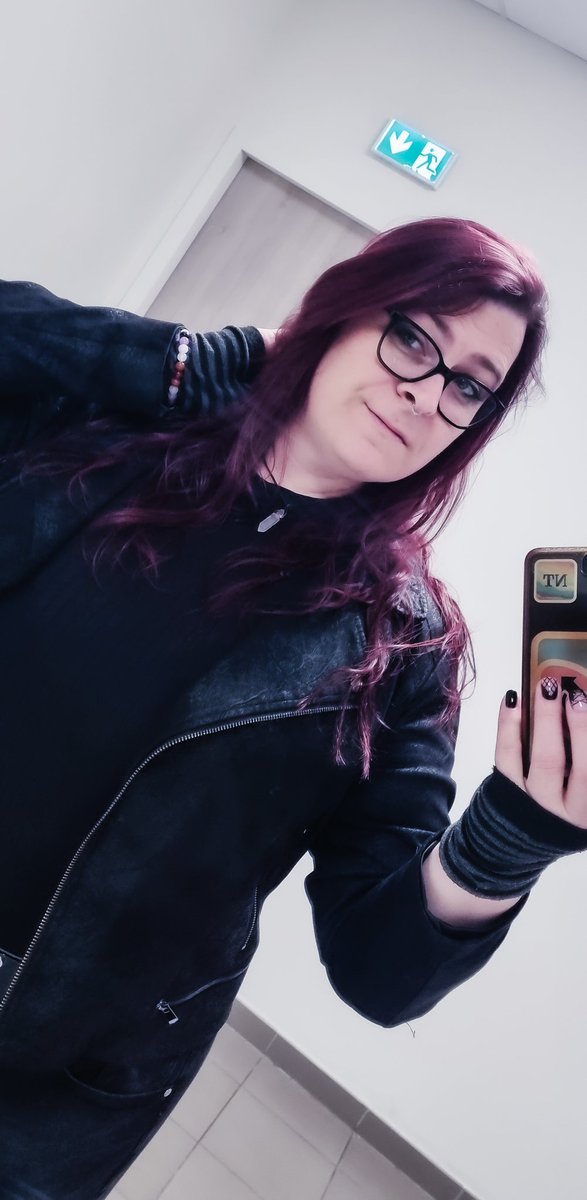 Yrys Lyss tweet media