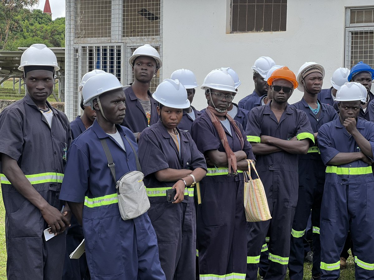RadioPacisnews's tweet image. Today, 25th March, we were visited by learners from Arua Technical Institute Regem for an educational tour.

#SchoolTour #RadioPacis #Regem