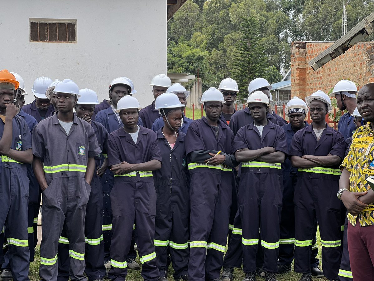 RadioPacisnews's tweet image. Today, 25th March, we were visited by learners from Arua Technical Institute Regem for an educational tour.

#SchoolTour #RadioPacis #Regem