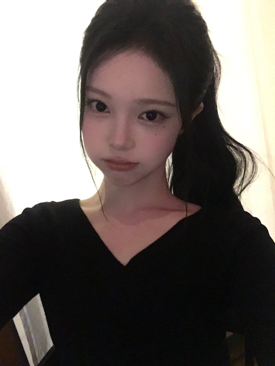 Jeongiav's tweet image. a precious little moment arrived, all thanks to my super 𝗴𝗼𝗼𝗱 𝗺𝗼𝗼𝗱 ) ❤︎ after eating delicious food! 🍽️ i was like, “thank you so much!” #honestly 🌹 what a sweet &amp;amp;&amp;amp; lovely opportunity that day was! ໒꒱𓈒