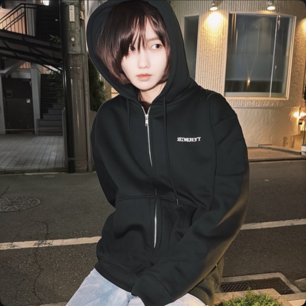 Lil Dora🦉りるどらVAXEEコラボT発売 tweet media