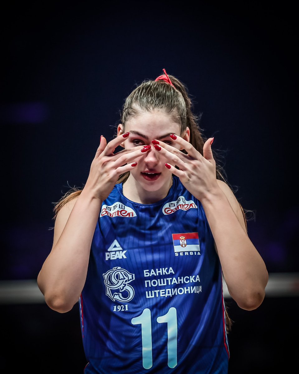 volleyballworld's tweet photo. Emotions speak louder than the scoreboard.

Joy. Frustration. Fire. Relief.

In the silence before the serve, in the roar after the block, in the eyes searching for teammates.

Because volleyball is played with the body… but lived with the heart. ❤️🔥

#VNL #Volleyball #BePartOfTheGame