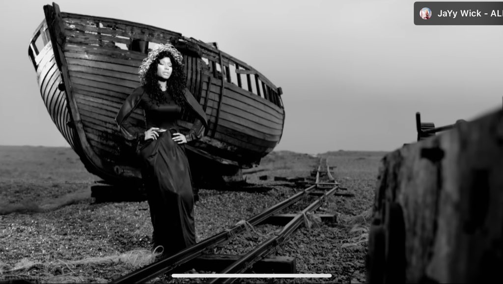 _NickiMisQueen's tweet photo. Found the boat from the freedom music video https://t.co/0RkATzq5bb