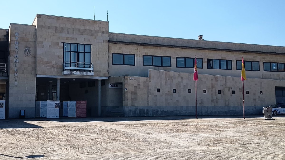 leonpropone tweet media