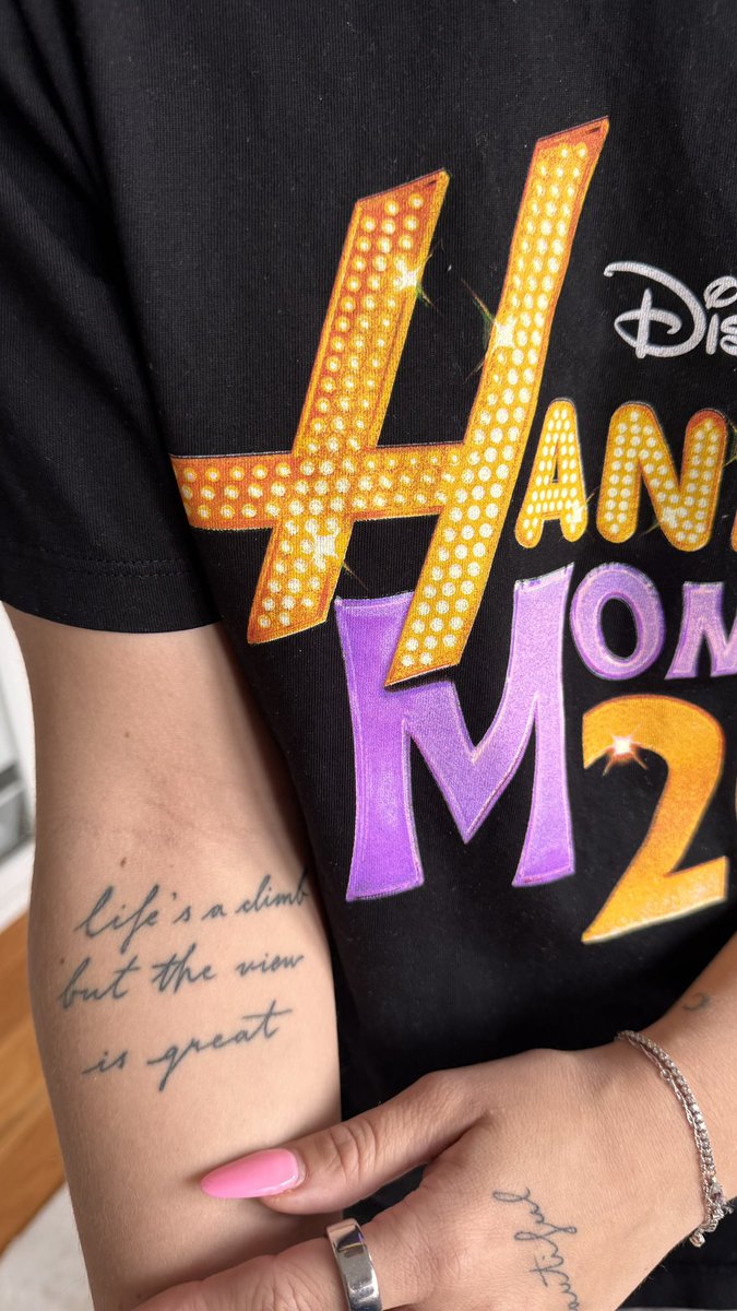 smileyxxmiley tweet media