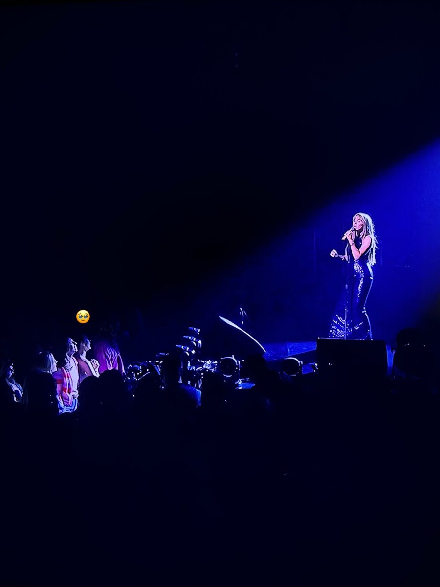 smileyxxmiley tweet media