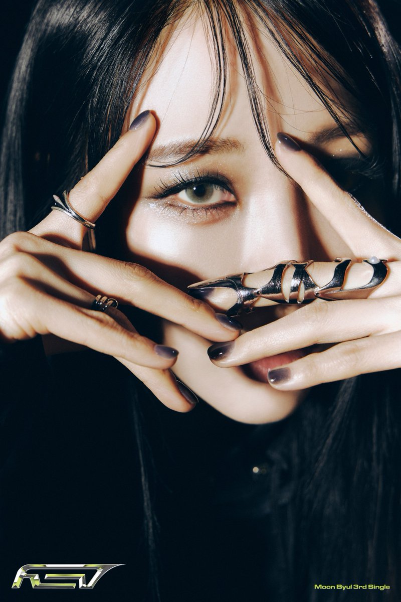 오늘6시문별'헤르츠'컴백
#우리의_헤르츠_문별 
#HertzOutNow
