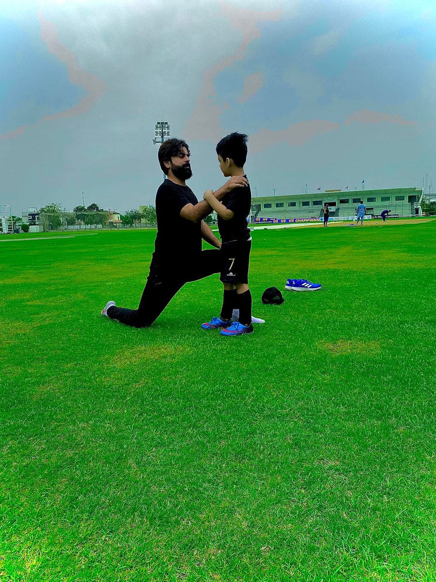 Ahmad_True_Fan's tweet photo. When your father is your personal trainer/coach
@iamAhmadshahzad @isanaahmad @Khurram32177687
#AS19 #AHMADSHAHZAD https://t.co/iEsSUIQxqH