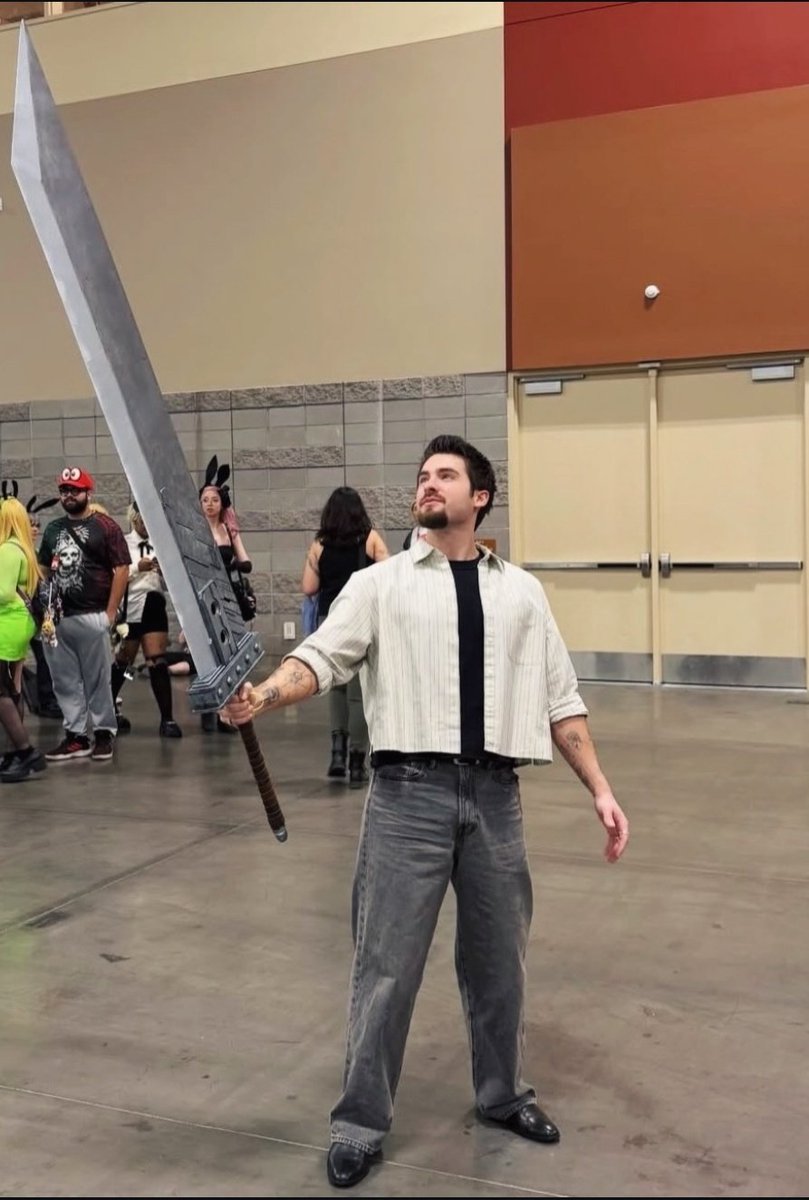 𝐋𝐞𝐨𝐧𝐚𝐫𝐝. tweet media