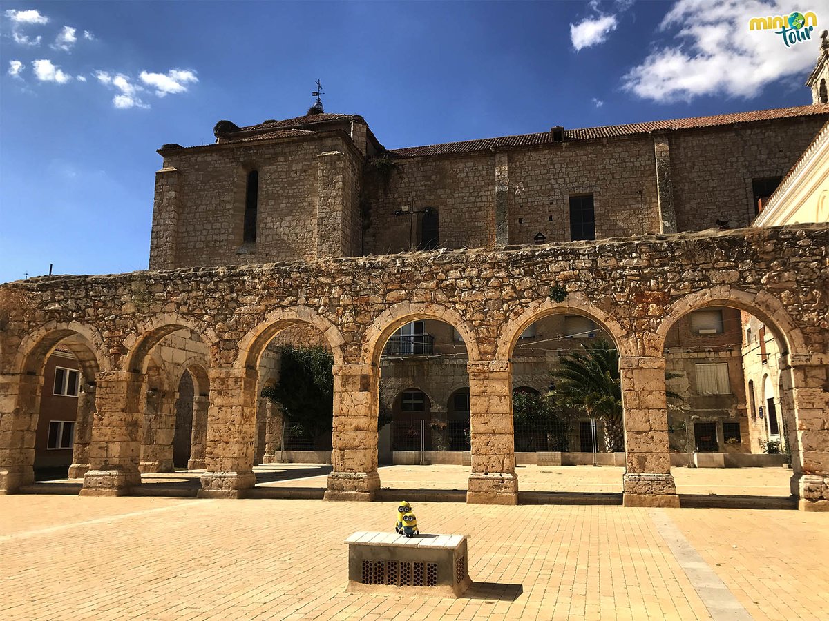 CyLEsVida's tweet image. El Patio de los Arcos está en Dueñas, al lado del Convento de San Agustín ⛪. Esta localidad de #Palencia tiene muchos rincones chulos, ¿la conoces? 

👉 bit.ly/QueVerDuenas vía @MiniOnTourES