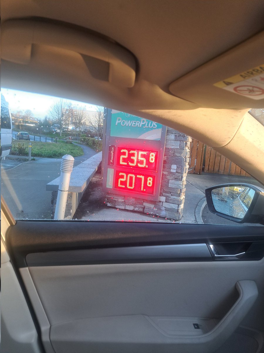 Tom Mc Loughlin tweet media