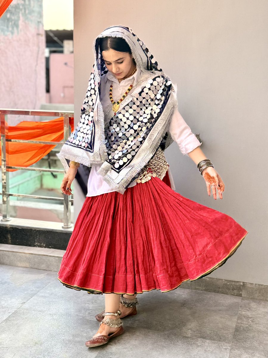 BetweenOpinions tweet media