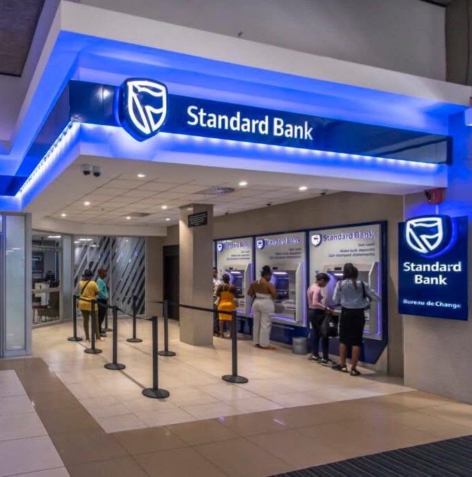 Man’s NOT Barry Roux tweet media