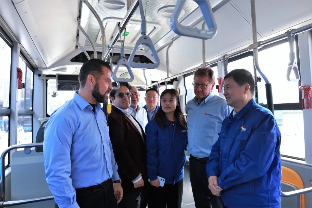 People's Daily, China tweet media