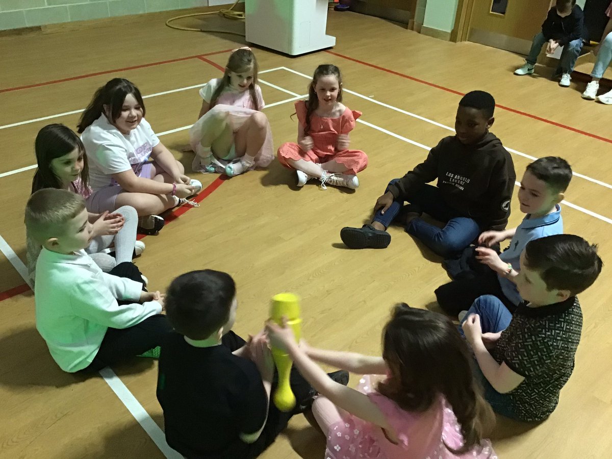 TollbraePS's tweet photo. Spring Fling fun 🐣👒🐥🌼 https://t.co/nKdU9HTKfC