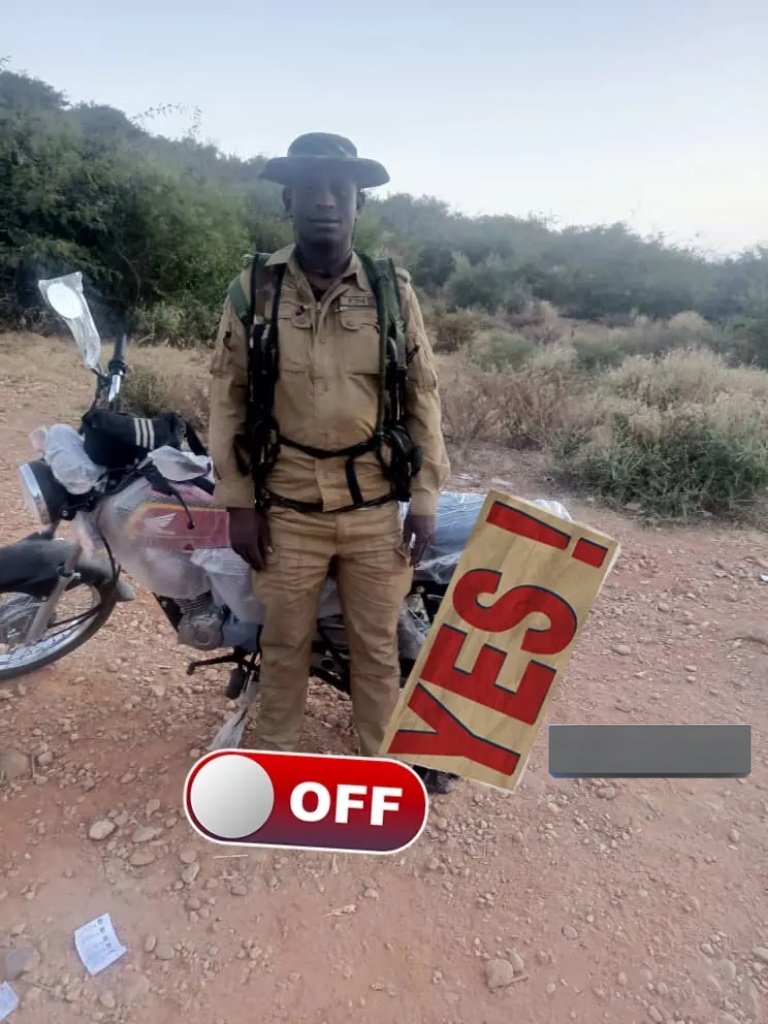 #OSINT: While the Military is after Bello Turji's group, his men have collected a ransom payment from their victim which is worth millions of naira, also Bello is seen with a newly delivered motorcycle bought by the victim's family. 

The background appearance looks like