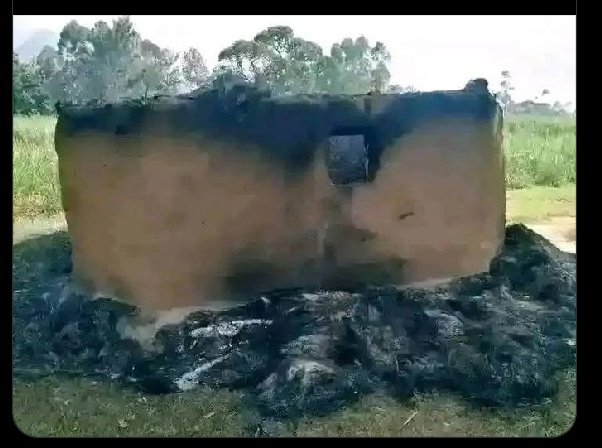 Hapa in form one before I burnt it down😂😂