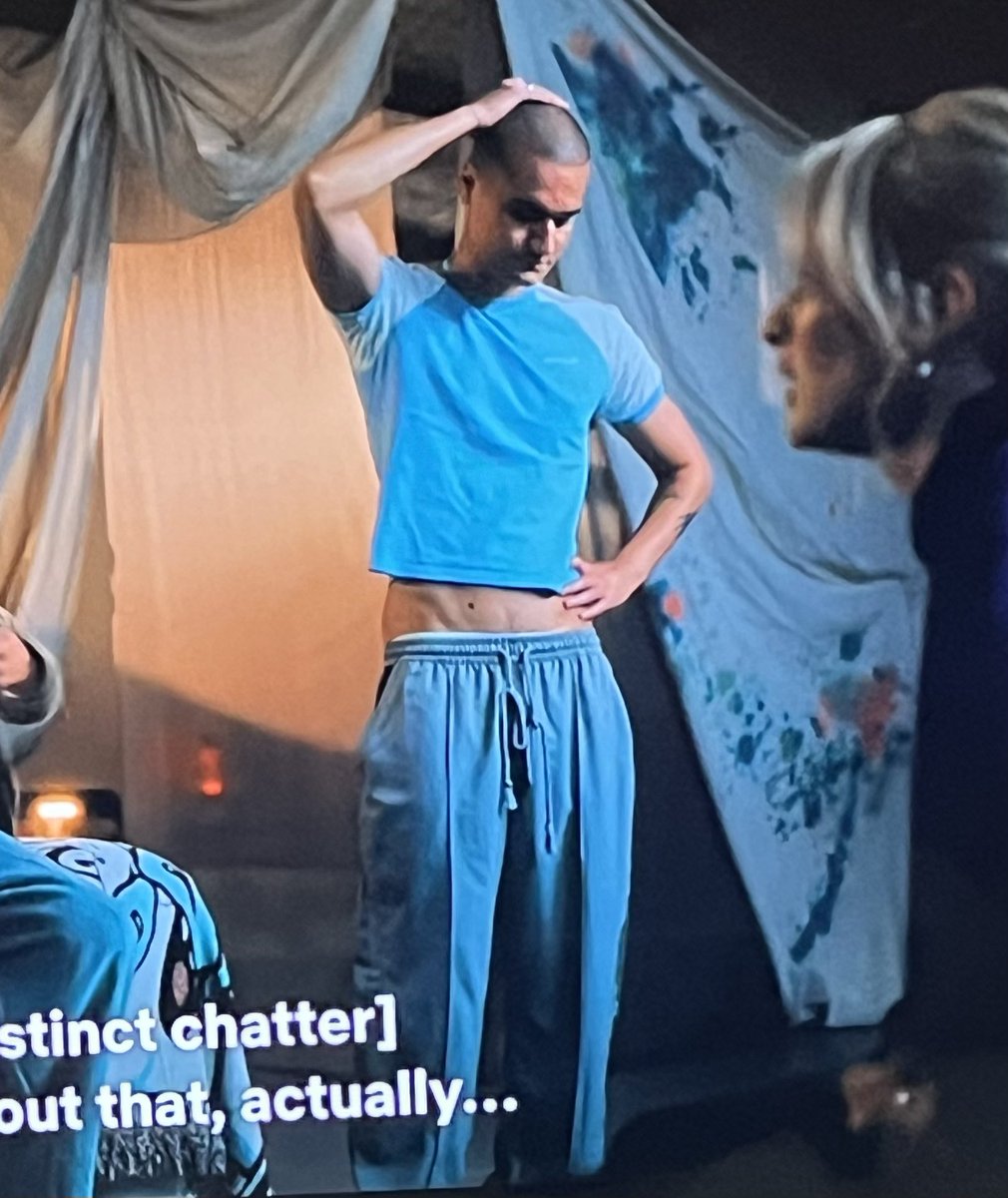 ANThornyvaughn's tweet image. i see you cash with your slutty top #heartbreakhigh