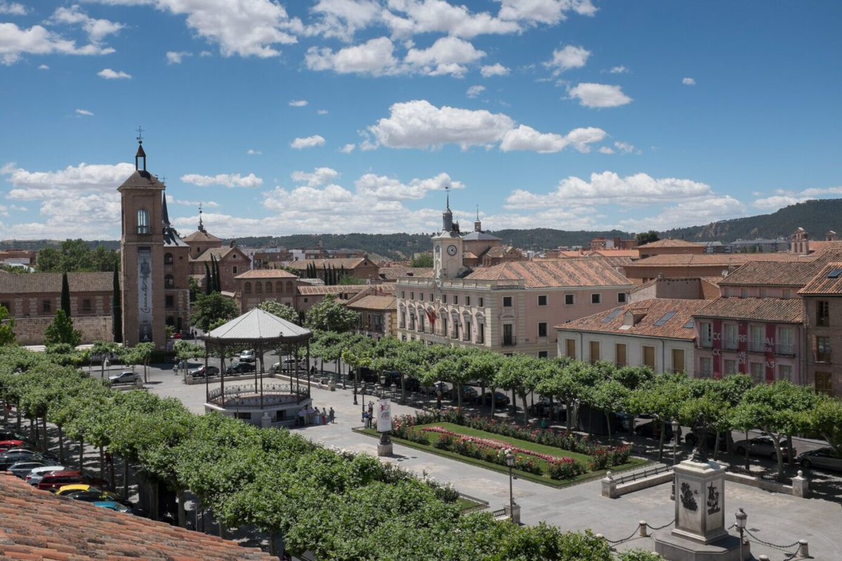 🚆 Con Cercanías Madrid viajar a Alcalá de Henares es viajar a la historia.

🏰 Descubre su patrimonio
📚 Visita sus monumentos
👣 Recorre sus calles

Una actividad escolar inolvidable para tu grupo.
ℹ️ Más info:  renfe.com/es/es/cercania…