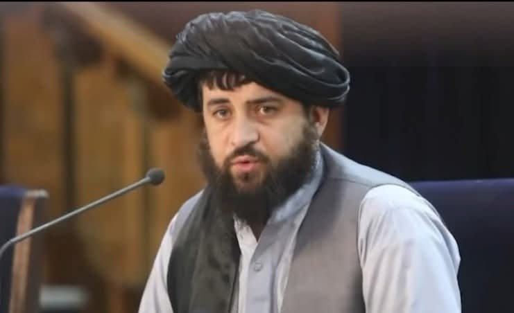 یہ ملا یعقوب طالبان رجیم کا وزیر دفاع اور ملا عمر کا فرزند  ہے والد کے انتقال کے بعد یہ امیر بننا چاہتا تھا مگرجونئیراورناسمجھ ہونے کی بنا پر اسے امیر نہیں بنایا گیااس کے بدلے اس نے پانچ لاکھ ڈالر وصول کیے آج یہ ڈالر خور بھی پاکستان کی مخالفت کر رہا ہے #NuncaMás #paredãobbb