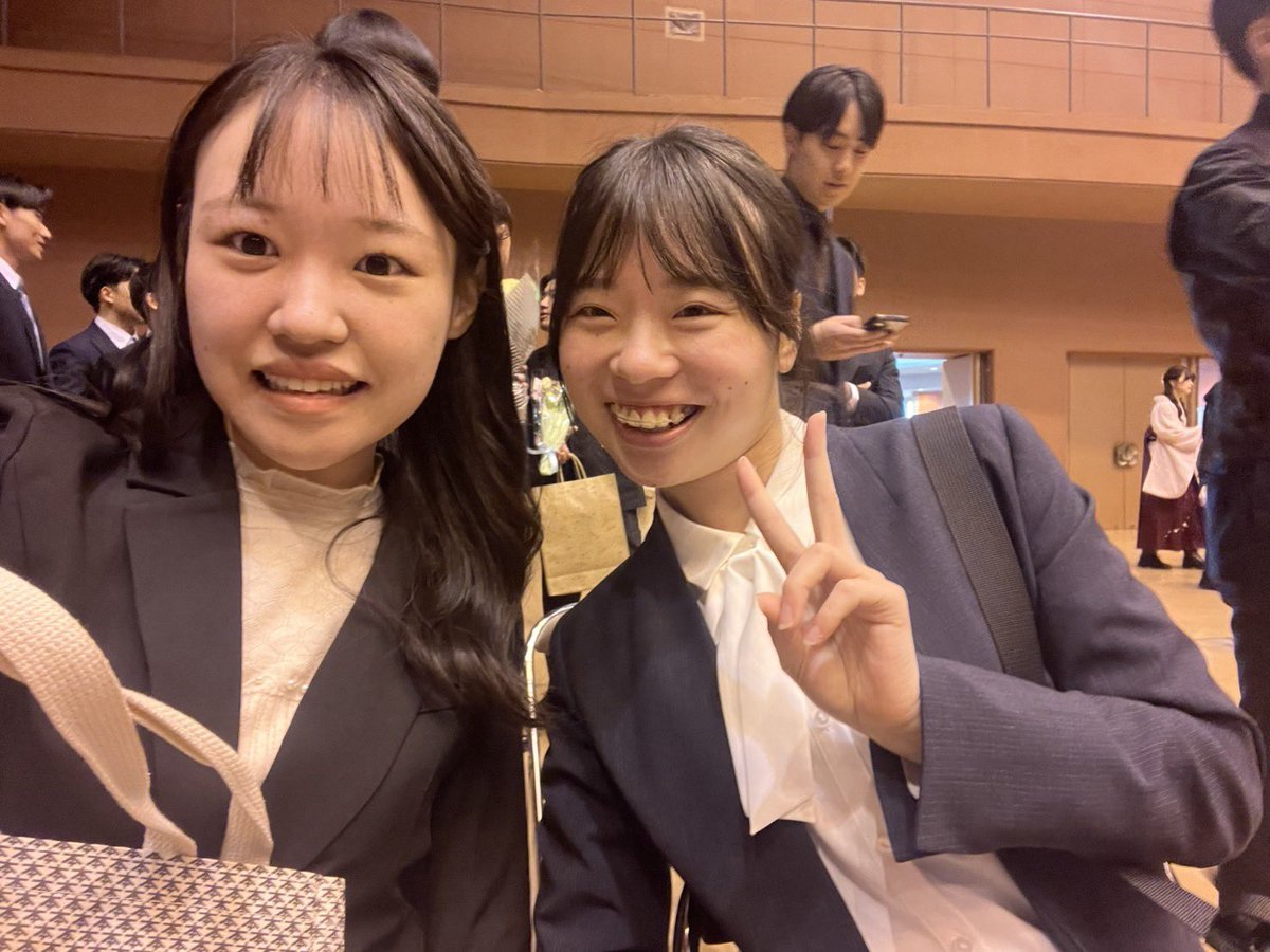 HATCH_2020's tweet photo. 先日、HATCHの新旧学生スタッフの皆さんが富山大学を卒業されました！🎓💐✨

改めて、卒業おめでとうございます！🎊✨
これからそれぞれの場所で歩まれる道も、心から応援しています！🫶💛 https://t.co/ApmTpth9c6