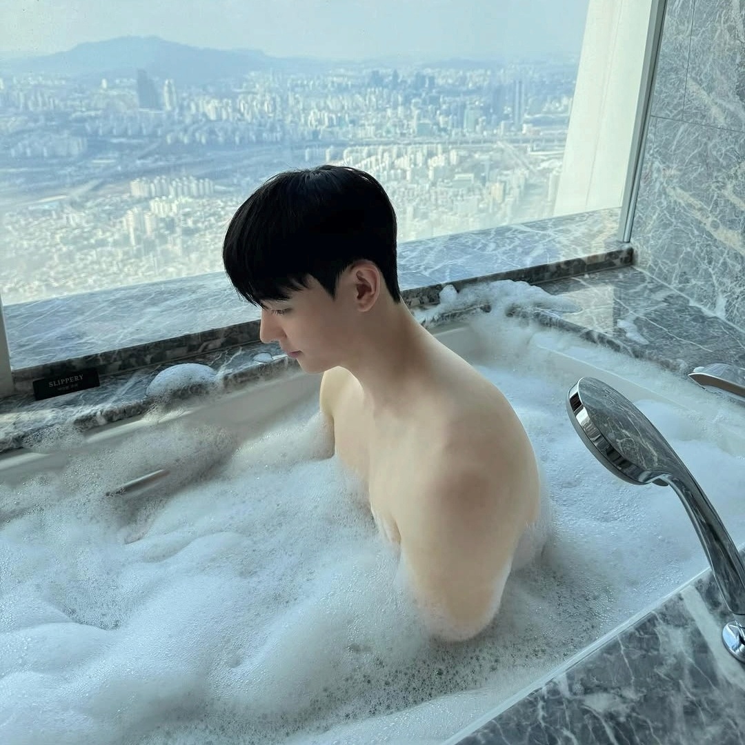 띠리롱 tweet media