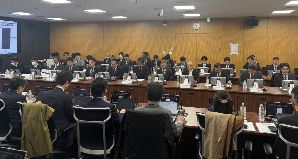 CAO_BOUSAI's tweet photo. 本日、内閣府と東京都が共同で「首都圏における広域降灰対策具体化協議会」第１回を開催しました。
富士山が噴火した場合、首都圏を含む広い地域で降灰に見舞われ、大きな影響が生じるおそれがあります。
今後、関係機関と連携し、広域降灰対策の具体化を進めてまいります。 #防災を日常に https://t.co/13oiQCaxYX