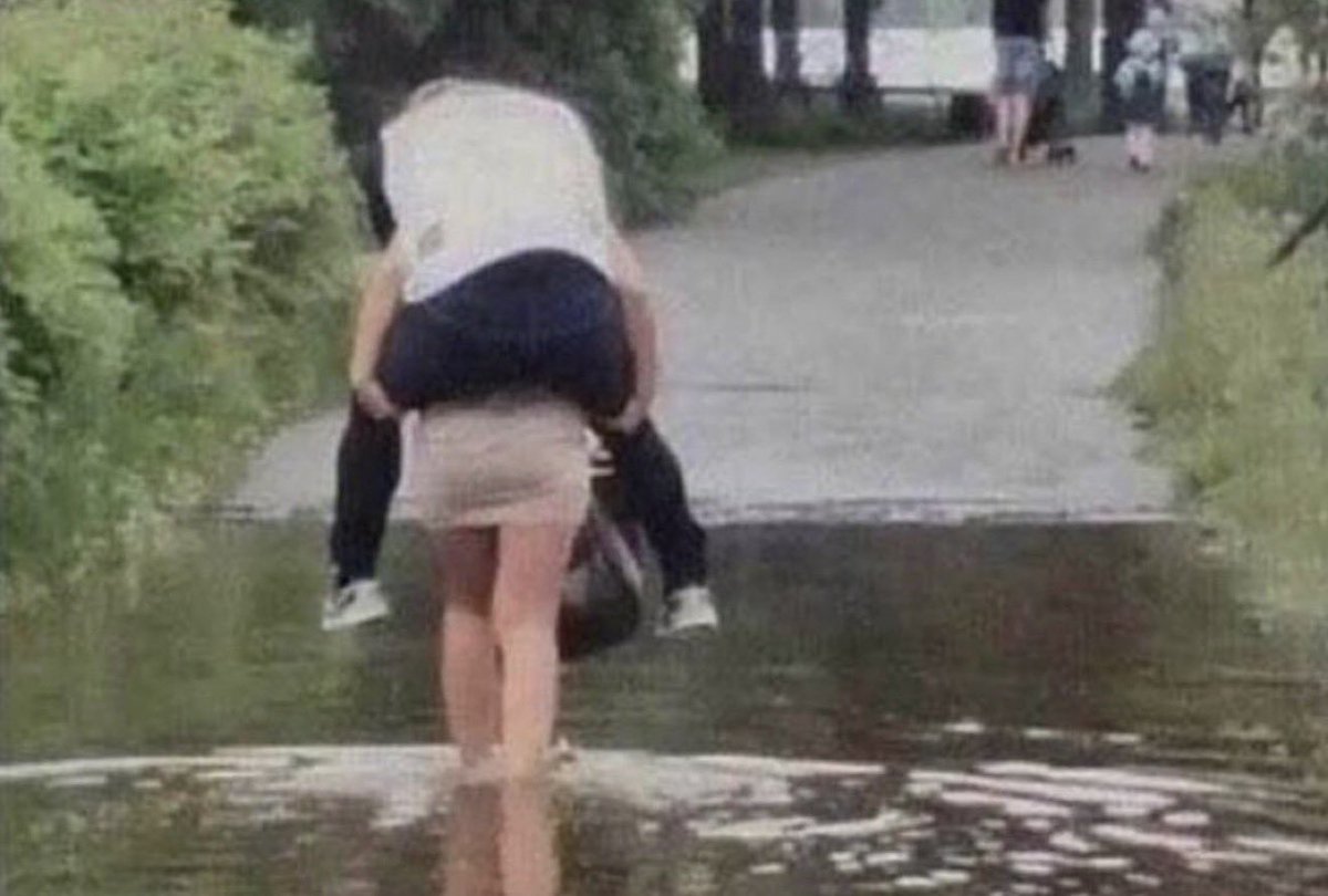 Hoodville tweet media