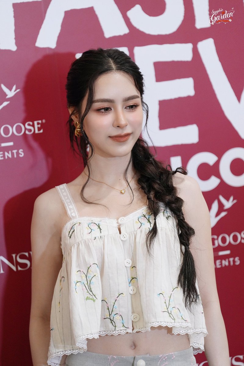 sapphic garden tweet media