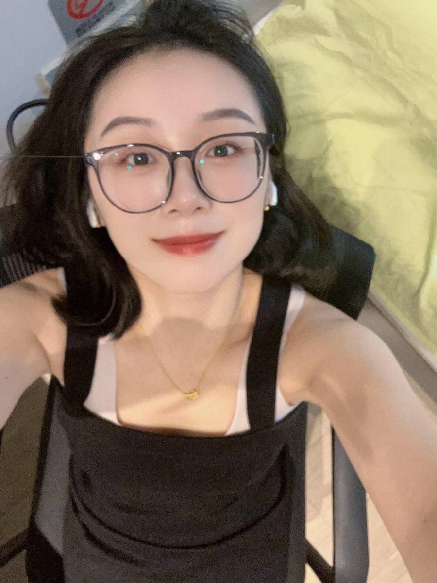 老师的X日记 tweet media