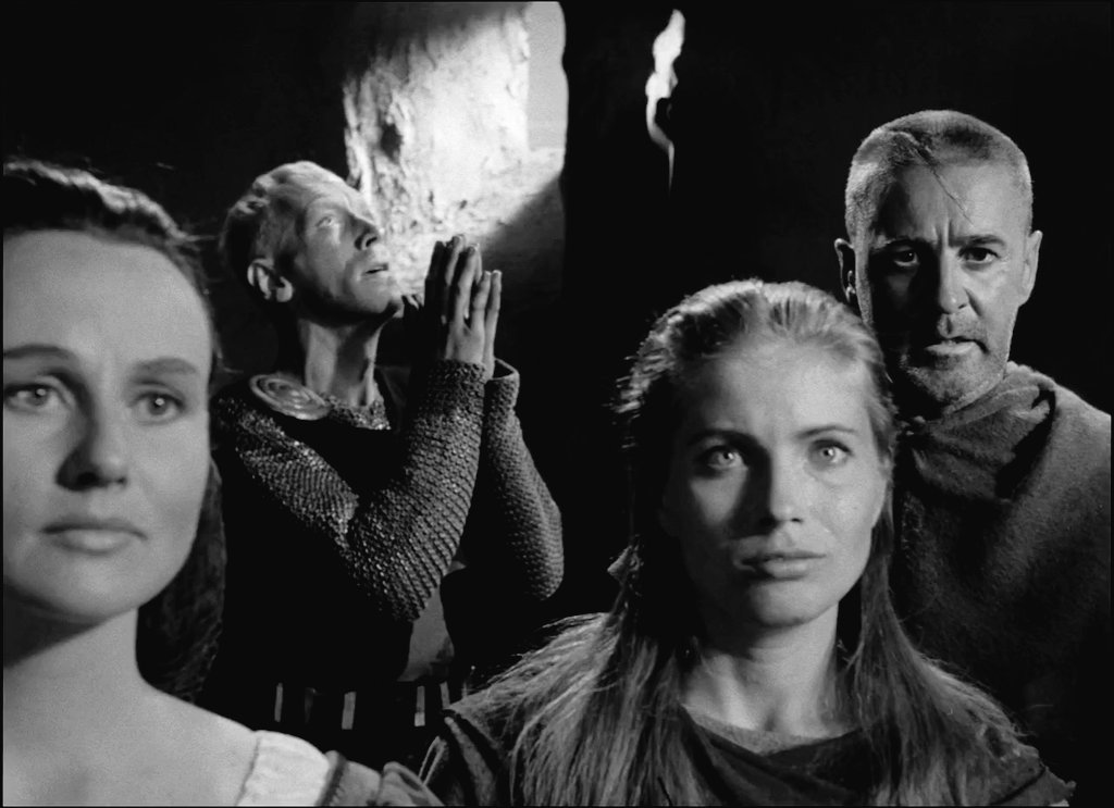 The projectionist woman tweet media