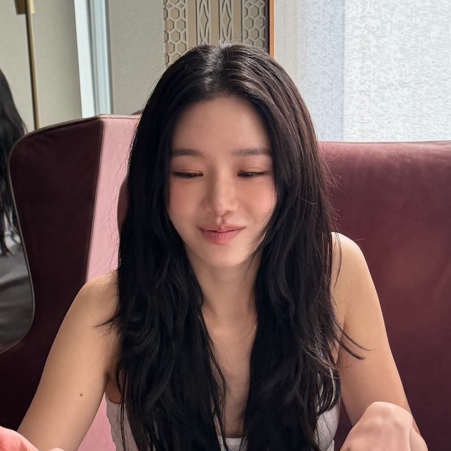 lmugv2's tweet photo. 🤍🤍🤍🤍🤍🤍🤍 https://t.co/VNBuL4bMic