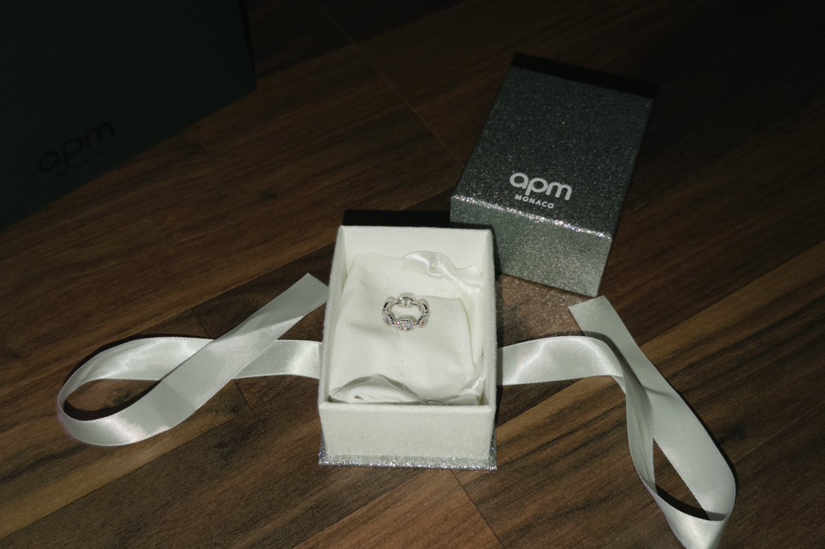 優雅なる闇の中共に踊ろう tweet media